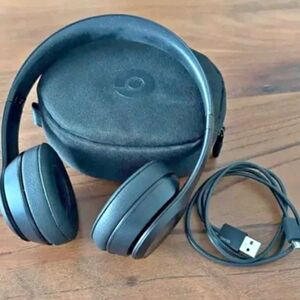 Beats by Dre Black On-Ear Headphones
